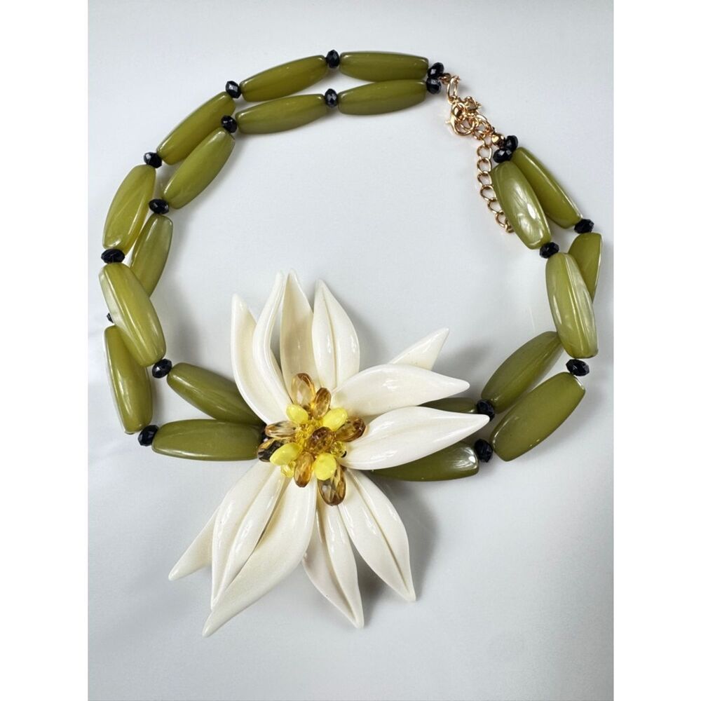 Zara  Olive Green and White Floral Pendant Necklace